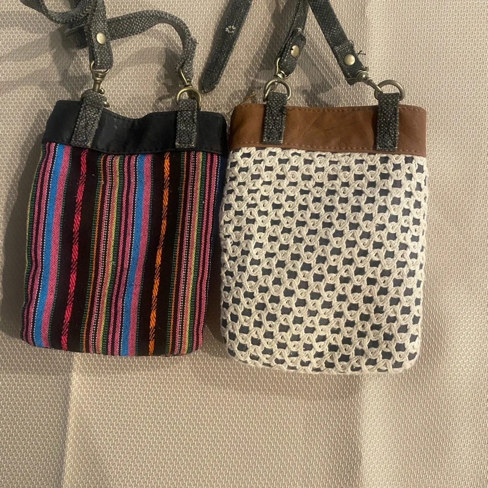 Two Roxy Crossbody Purses - Picture 7 of 9